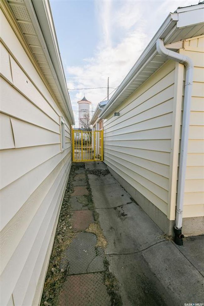 541 Alberta Ave, House other with 2 bedrooms, 1 bathrooms and 5 parking in Kerrobert SK | Image 13