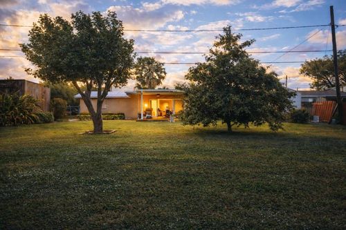 3526 Elizabeth Rd, Lake Worth Beach, FL, 33461-3765 | Card Image