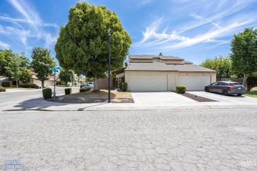 6500 Hidden Cove Ct, Bakersfield, CA, 93307-9309 | Card Image