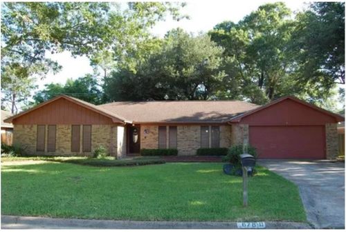 6780 Hialeah Dr, Beaumont, TX, 77706-5429 | Card Image