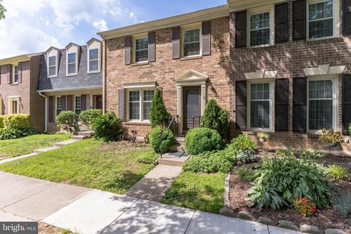 7422 Adams Park Ct, ANNANDALE, VA, 22003-5722 | Card Image