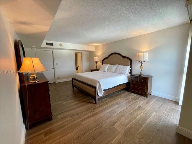 APT-2705 - 1370 S Ocean Blvd, Condo with 2 bedrooms, 2 bathrooms and null parking in Pompano Beach FL | Image 18
