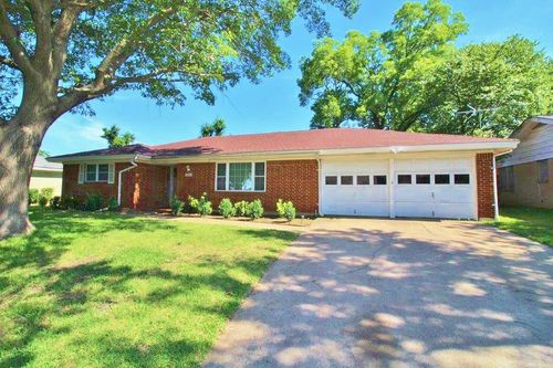 1217 Lyric Dr, Fort Worth, TX, 76134-4416 | Card Image