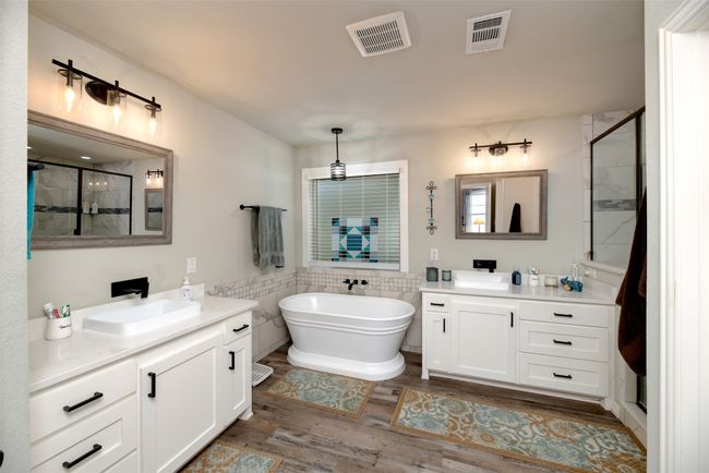 220 Hidden Meadow Trl, House other with 3 bedrooms, 2 bathrooms and null parking in Leonard TX | Image 14
