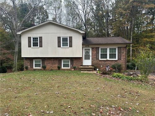175 Wedgewood Dr, Mount Airy, NC, 27030-9068 | Card Image
