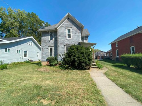 208 11th Ave, Sterling, IL, 61081-2833 | Card Image