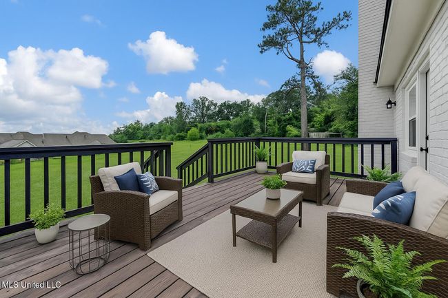 Virtually Staged Patio | Image 29