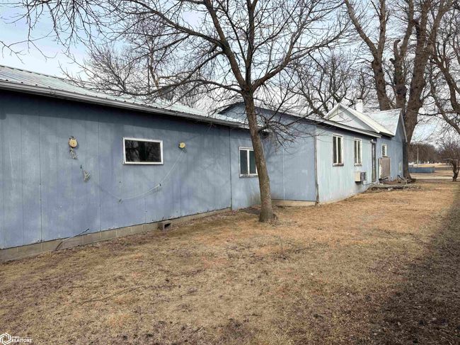 902 4 Th St, Home with 1 bedrooms, 1 bathrooms and 2 parking in Livermore IA | Image 5