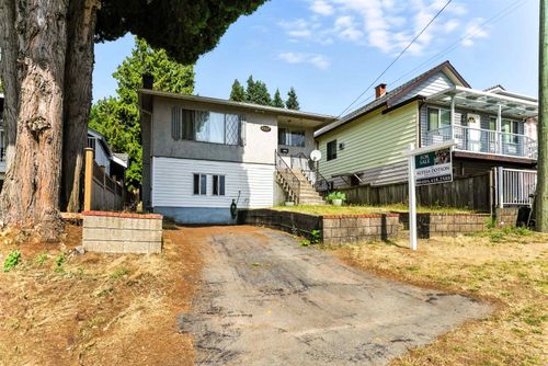 4987 Hoy St, Vancouver, BC, V5R4N6 | Card Image