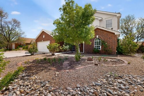 76 Juniper Ave, Los Lunas, NM, 87031-7018 | Card Image