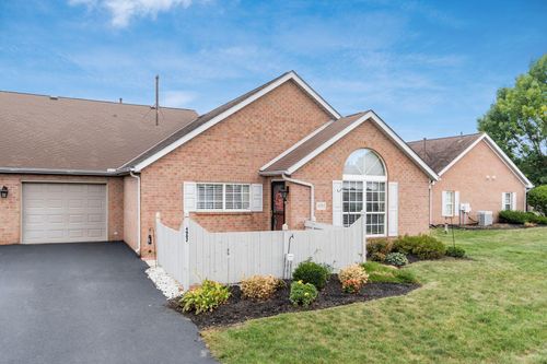 4982 Meadow Run Drive, Hilliard, OH, 43026 | Card Image