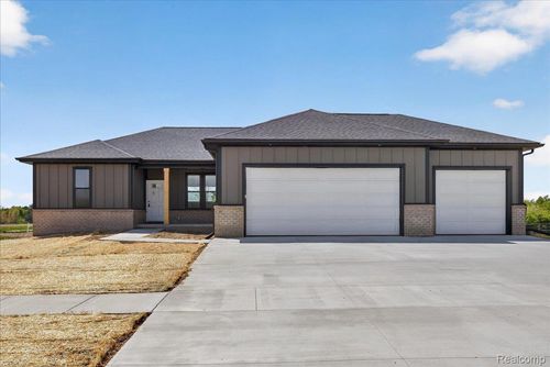 2401 Mcclellan Blvd, Davison, MI, 48423-9588 | Card Image