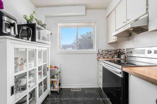 A - 85 Seyton Dr, Condo with 3 bedrooms, 2 bathrooms and 1 parking in Nepean ON | Image 15