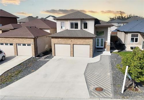 {{alt}} | Card Image