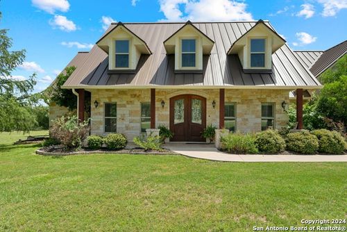 125 Looker Dr, Ingram, TX, 78025-5539 | Card Image