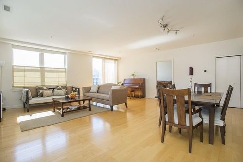 unit-206-323 Boylston St, Brookline, MA, 02445-7670 | Card Image