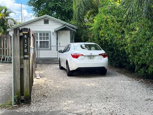 b-4176 Sw 9th St, Miami, FL, 33134 | Card Image