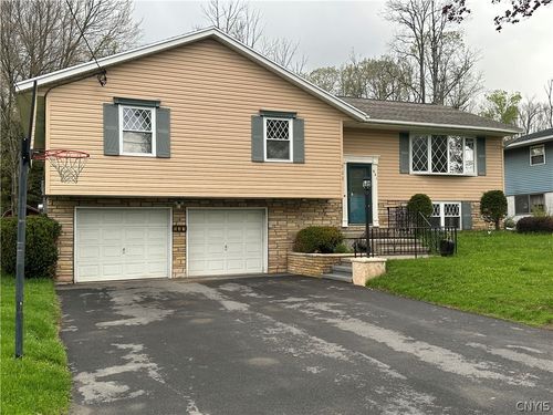 531 Cedarbrook Cres, Utica, NY, 13502-2240 | Card Image