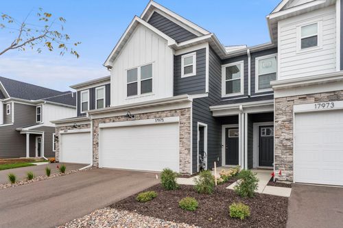 17975 Genoa Dr, Lakeville, MN, 55044-6536 | Card Image