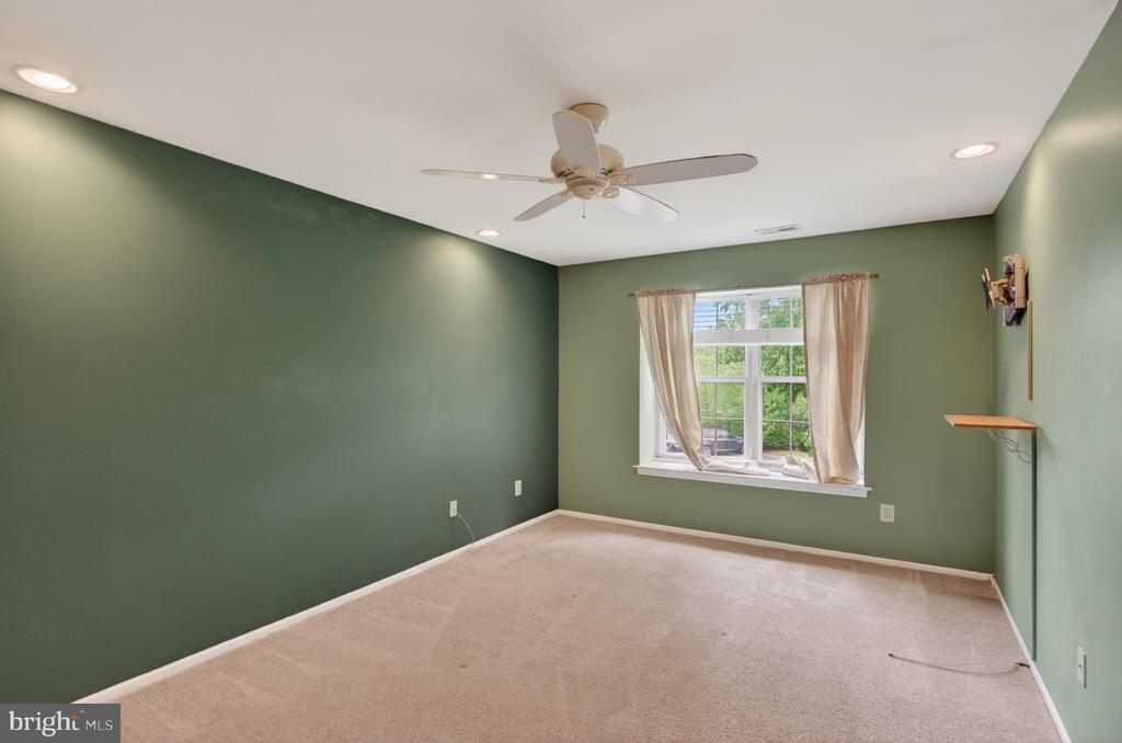 Residential in MOUNT LAUREL 4