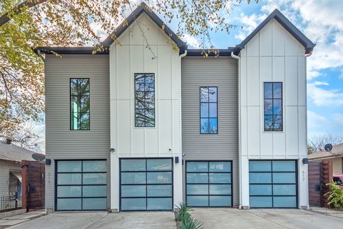 519 Mount Auburn Ave, Dallas, TX, 75223-1523 | Card Image