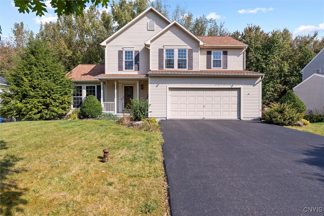 Chaucer Cir, Baldwinsville, NY 13027