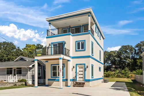 606 29th Ave S, Atlantic Beach, SC, 29582-4623 | Card Image