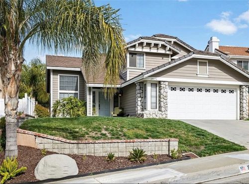 28616 Greenwood Pl, Castaic, CA, 91384-4322 | Card Image