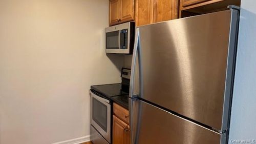 63 Poplar Ln, Middletown, NY, 10941-1354 | Card Image