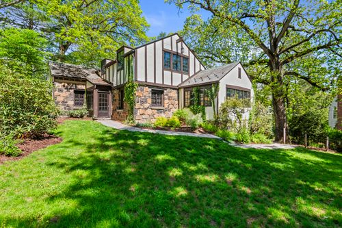 128 Blake Rd, Hamden, CT, 06517-3402 | Card Image