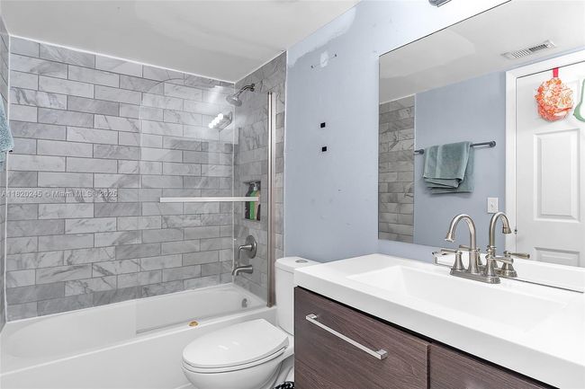 APT-207 - 251 Palm Cir W, Condo with 2 bedrooms, 1 bathrooms and null parking in Pembroke Pines FL | Image 22