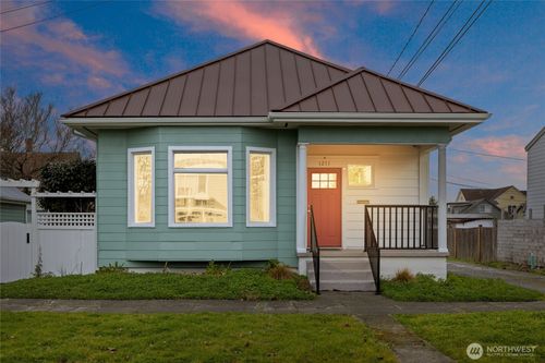 1211 S 17th St, Tacoma, WA, 98405-3955 | Card Image