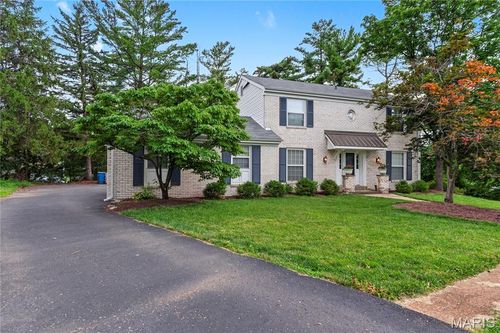 954 Chartrand Dr, Ballwin, MO, 63011-1515 | Card Image