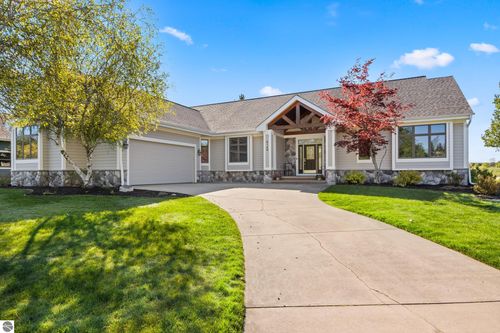 5148 Arrowhead Cir, Williamsburg, MI, 49690-9594 | Card Image