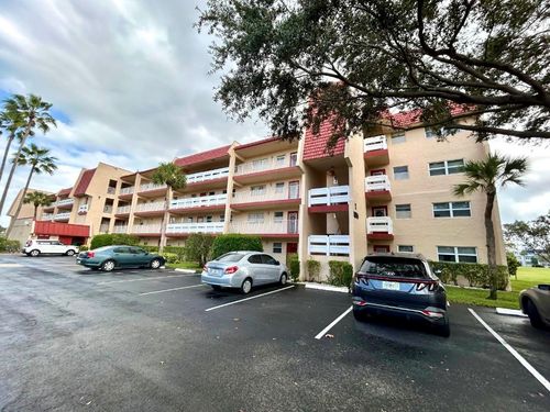 303-1050 Country Club Dr, Margate, FL, 33063-3219 | Card Image