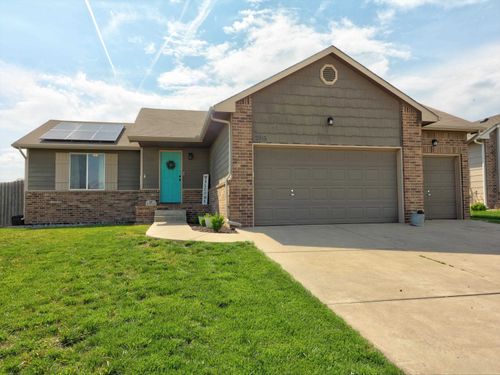 2015 S Poplar St, Newton, KS, 67114-4702 | Card Image