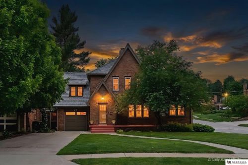 5043 Parker St, Omaha, NE, 68104-5031 | Card Image