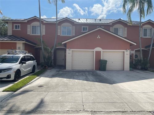 904 Nw 100th Ave, Pembroke Pines, FL, 33024-4371 | Card Image