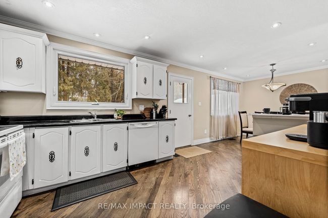1158 Weller St, House other with 6 bedrooms, 2 bathrooms and 4 parking in Peterborough ON | Image 12