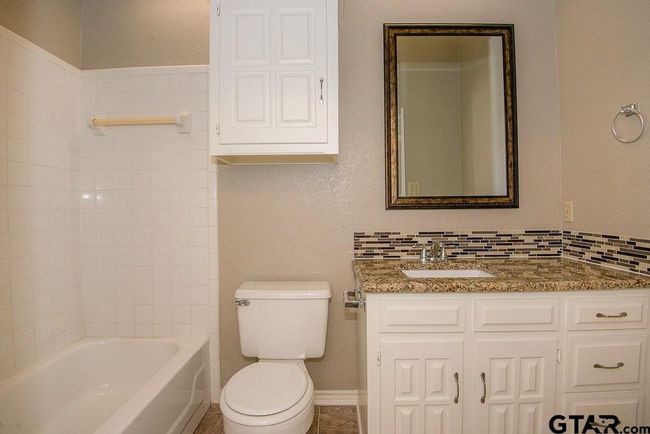 5907 Hollytree Dr, Townhouse with 2 bedrooms, 2 bathrooms and null parking in Tyler TX | Image 28