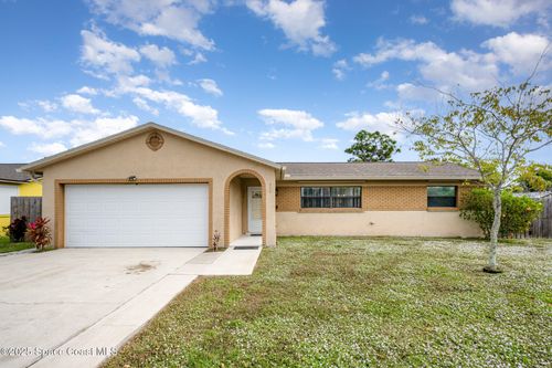 220 Cinnamon Lake Cir, Melbourne, FL, 32901-8512 | Card Image
