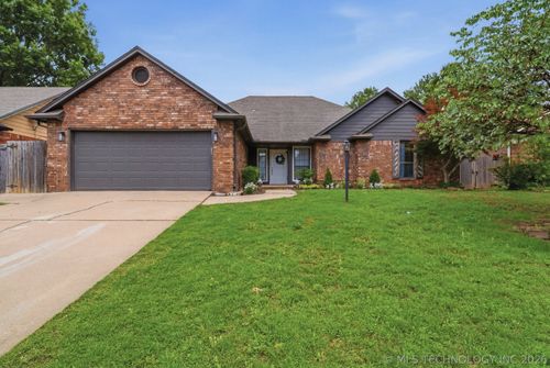 11221 S 107th East Ave, Bixby, OK, 74008-2812 | Card Image