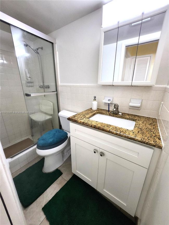 APT-149 - 1951 Ne 39 Th St, Condo with 2 bedrooms, 2 bathrooms and null parking in Lighthouse Point FL | Image 13
