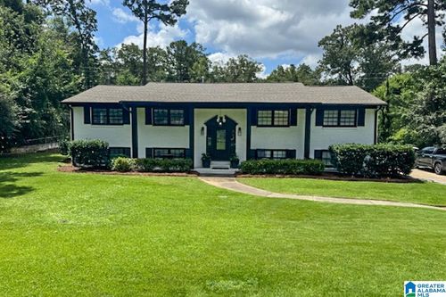 3240 Mockingbird Ln, HOOVER, AL, 35226-2721 | Card Image