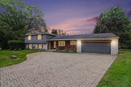 24697 S Cromwell Dr, Franklin, MI, 48025-1646 | Card Image