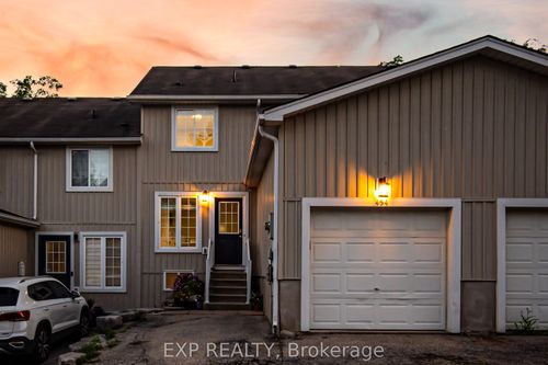 454 Isaac Lane, Rockwood, ON, N0B2K0 | Card Image