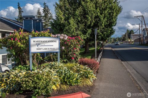 d206-16817 Larch Way, Lynnwood, WA, 98037-3365 | Card Image