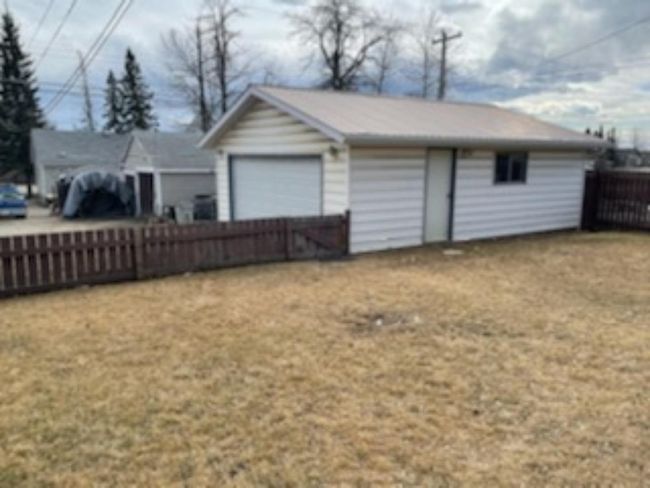 4725 5 Ave, House other with 4 bedrooms, 2 bathrooms and null parking in Edson AB | Image 25