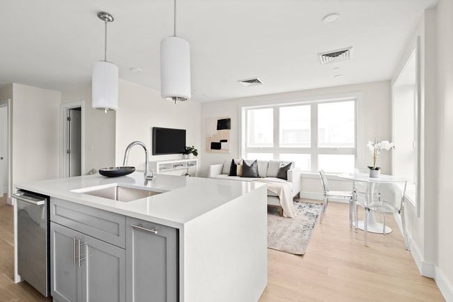 APT-509 - 301 Border St, Condo with 2 bedrooms, 2 bathrooms and 1 parking in Boston MA | Image 12