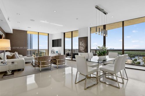 2404-16275 Collins Ave, Sunny Isles Beach, FL, 33160-4333 | Card Image